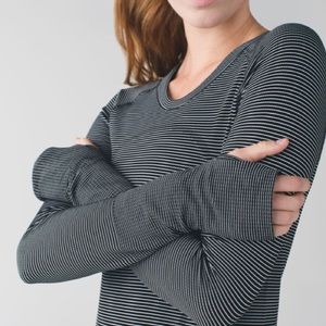 Lululemon black and white long sleeve